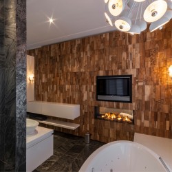Wonderwall Studios - Revêtement mural bois salle de bain